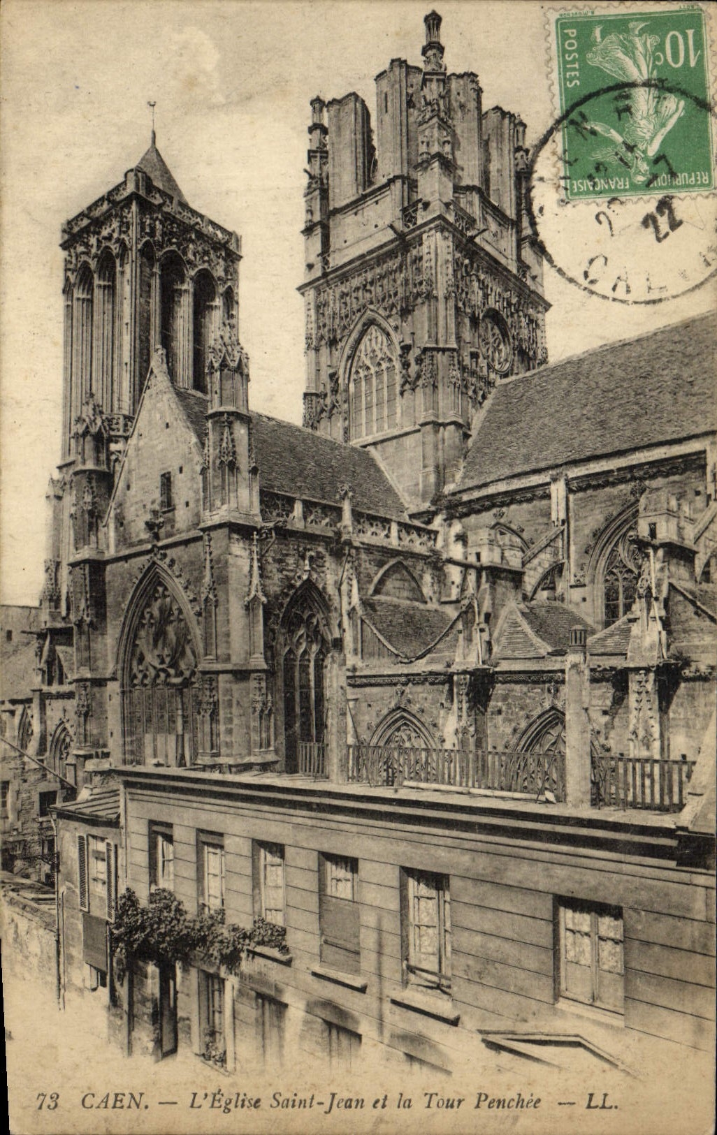 CPA Caen L'Eglise Saint Jean et tour Penchee