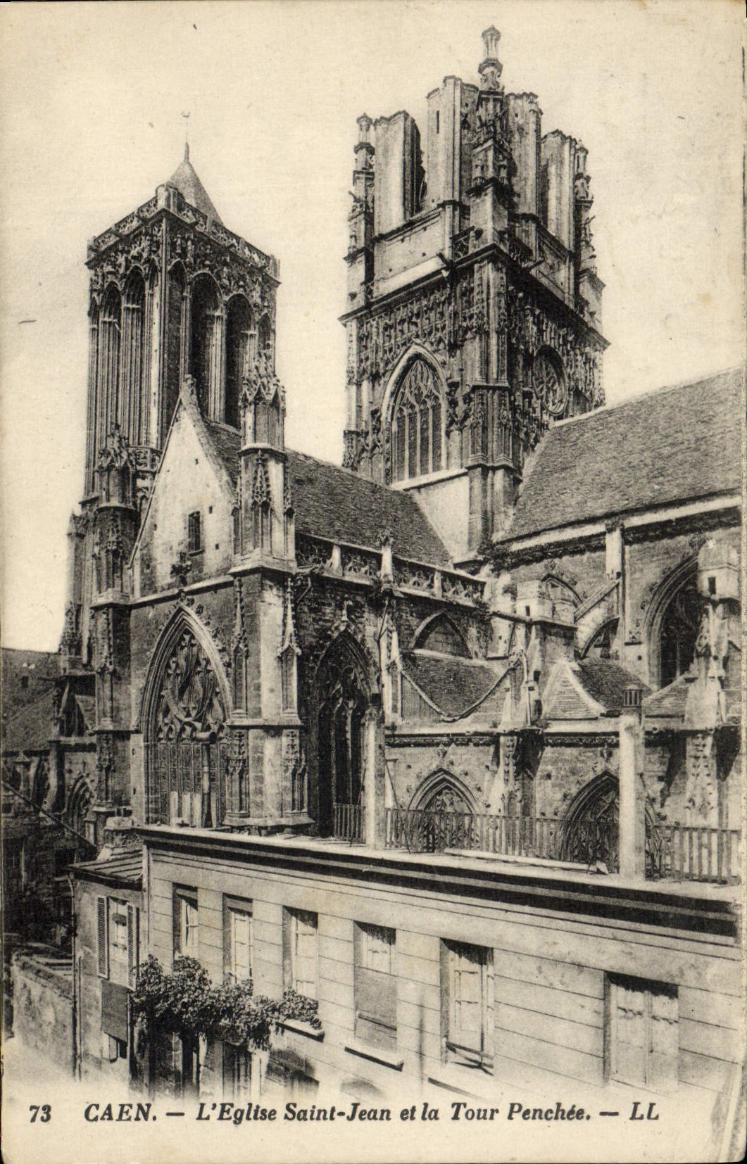 CPA Caen L'Eglise Saint Jean et la Tour Penchee
