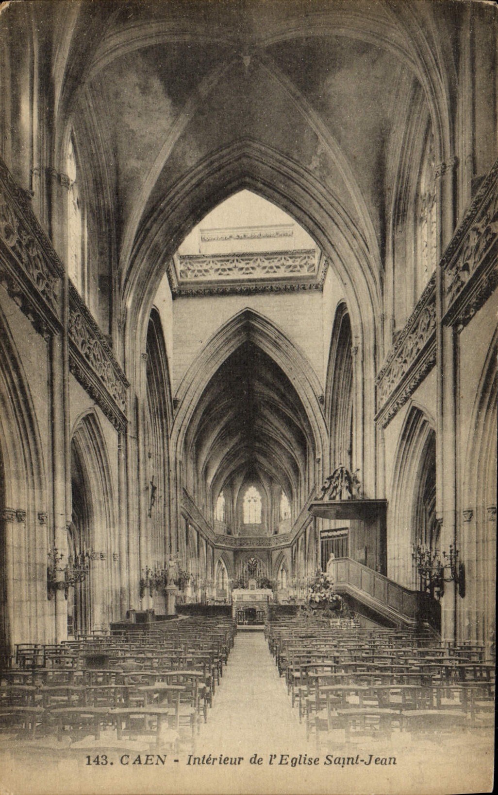 CPA Caen Interieur de L'Eglise Saint Jean