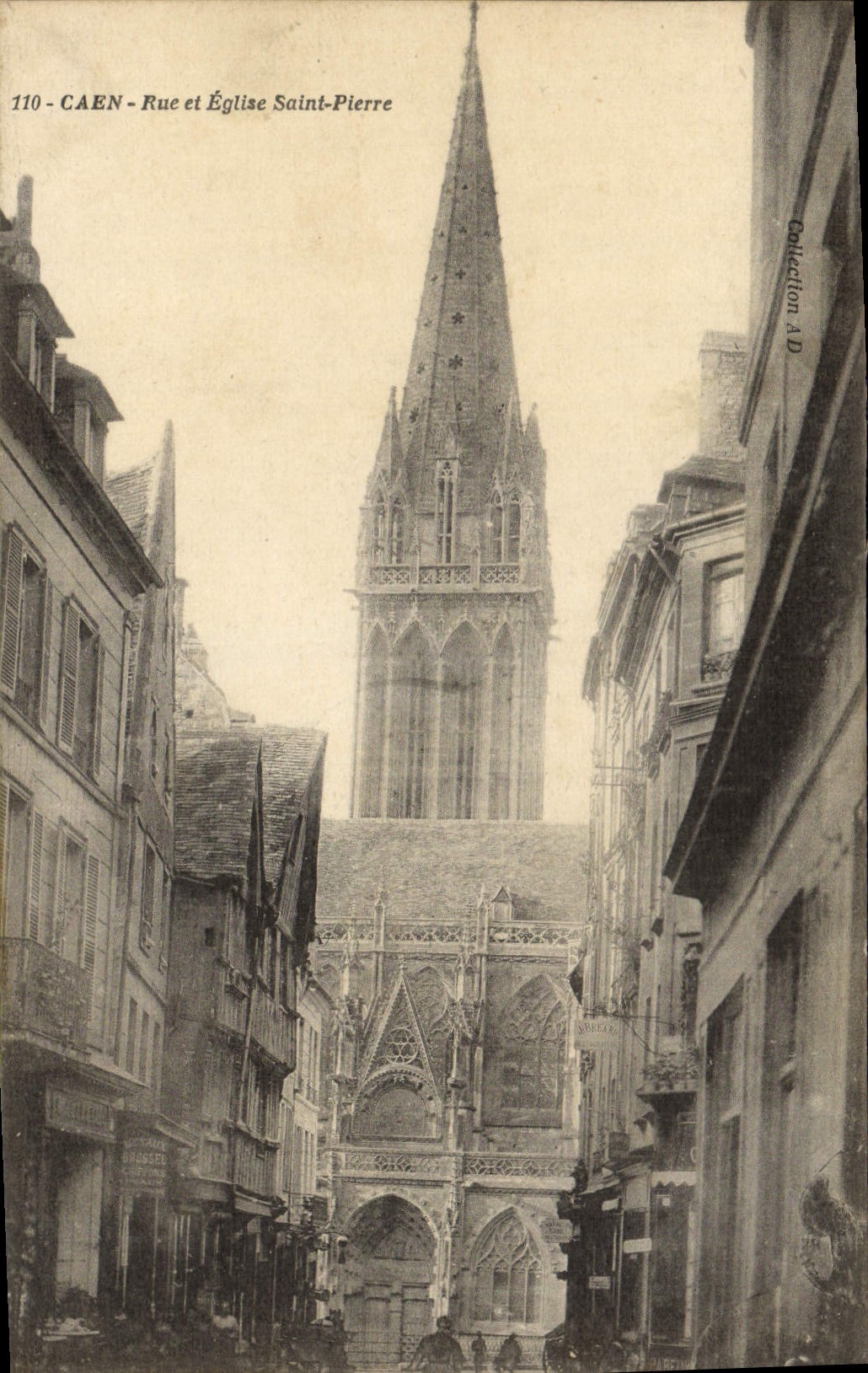 CPA Caen Rue et L'Eglise Saint Pierre 