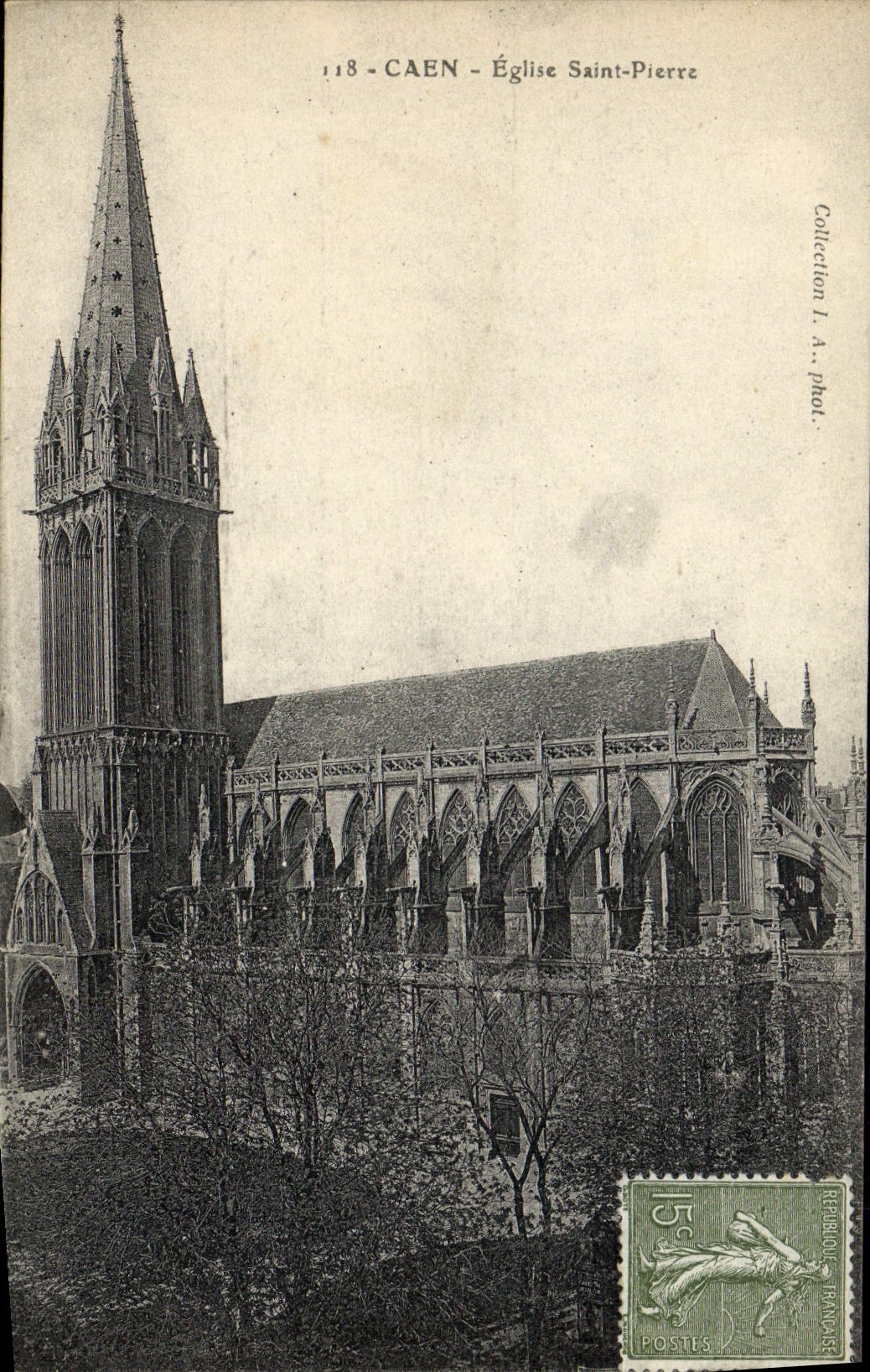 Caen - Église Saint-Pierre — vue de l'édifice gothique avec son clocher — phot. L. A.