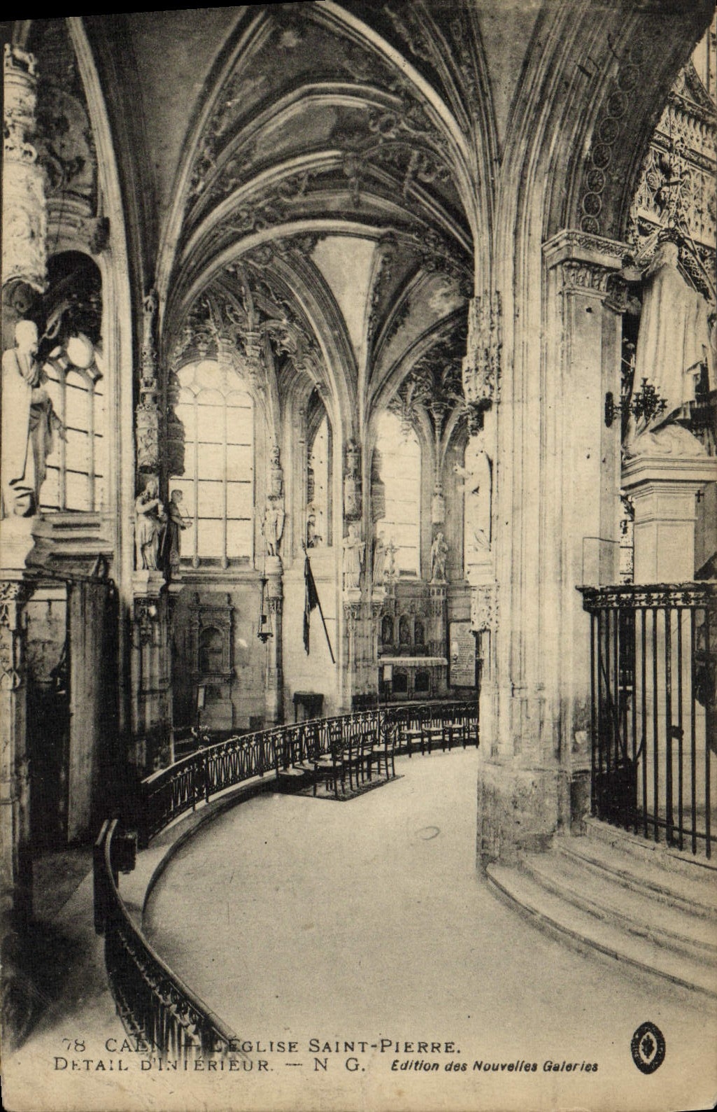 CPA Caen Eglise Saint Pierre Detail d'interieur
