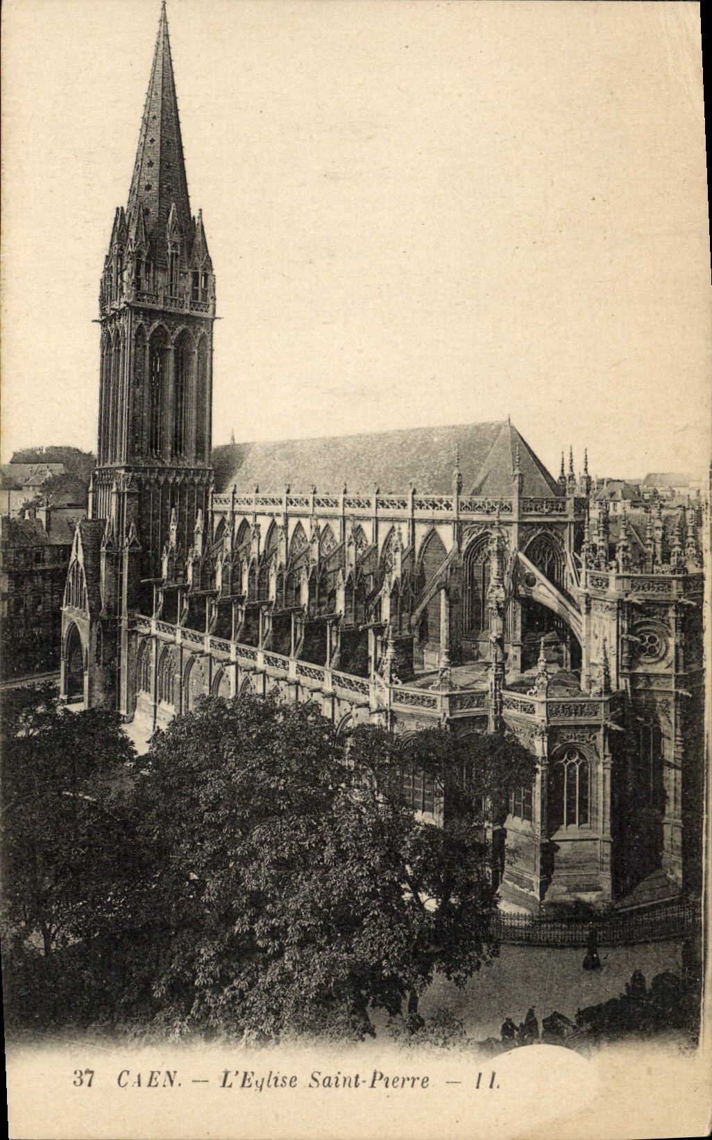Caen — L'Église Saint-Pierre — éditeur Lévy Frères, n° 37