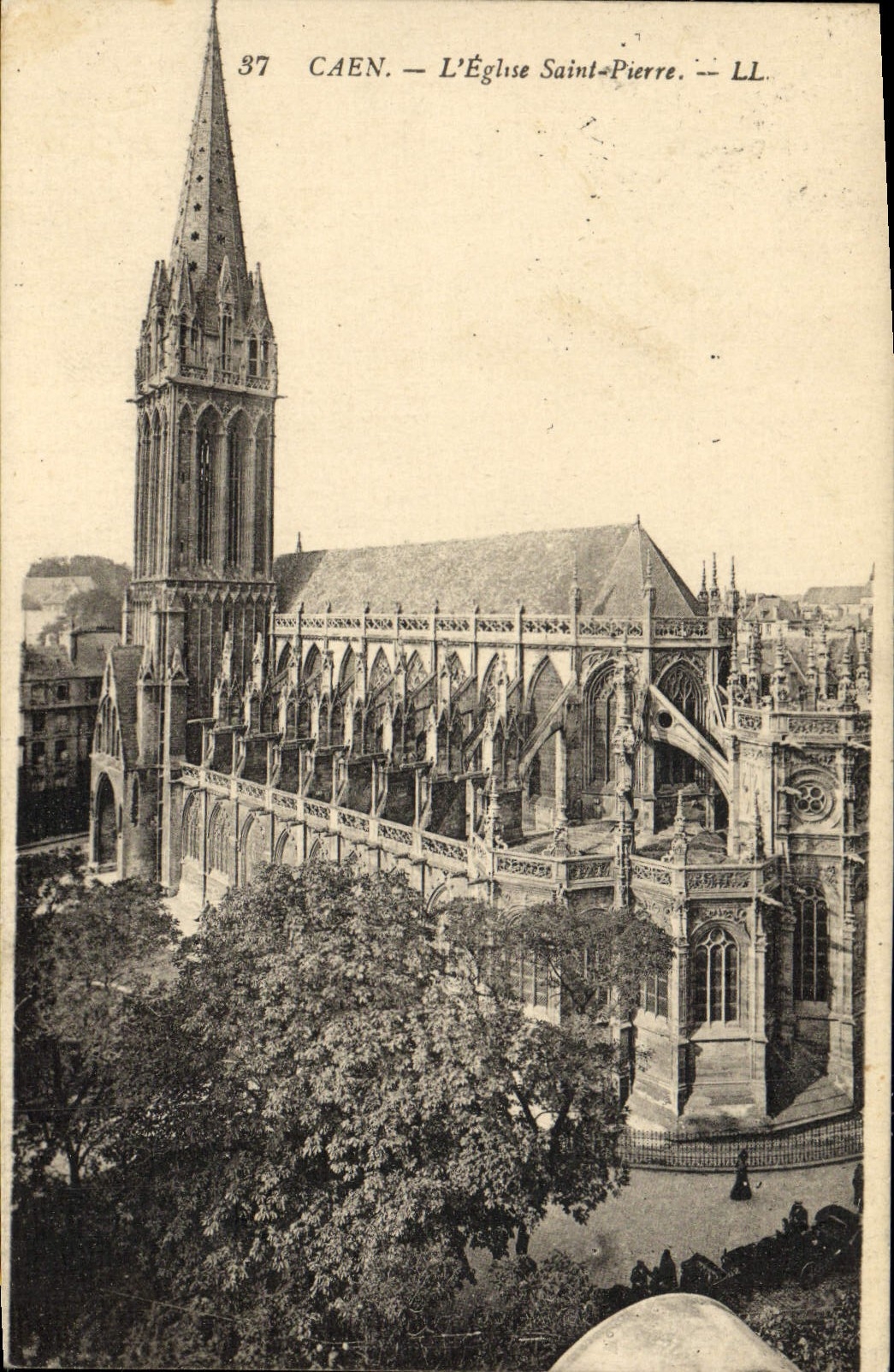 Caen — L'Église Saint-Pierre — LL. — n°37