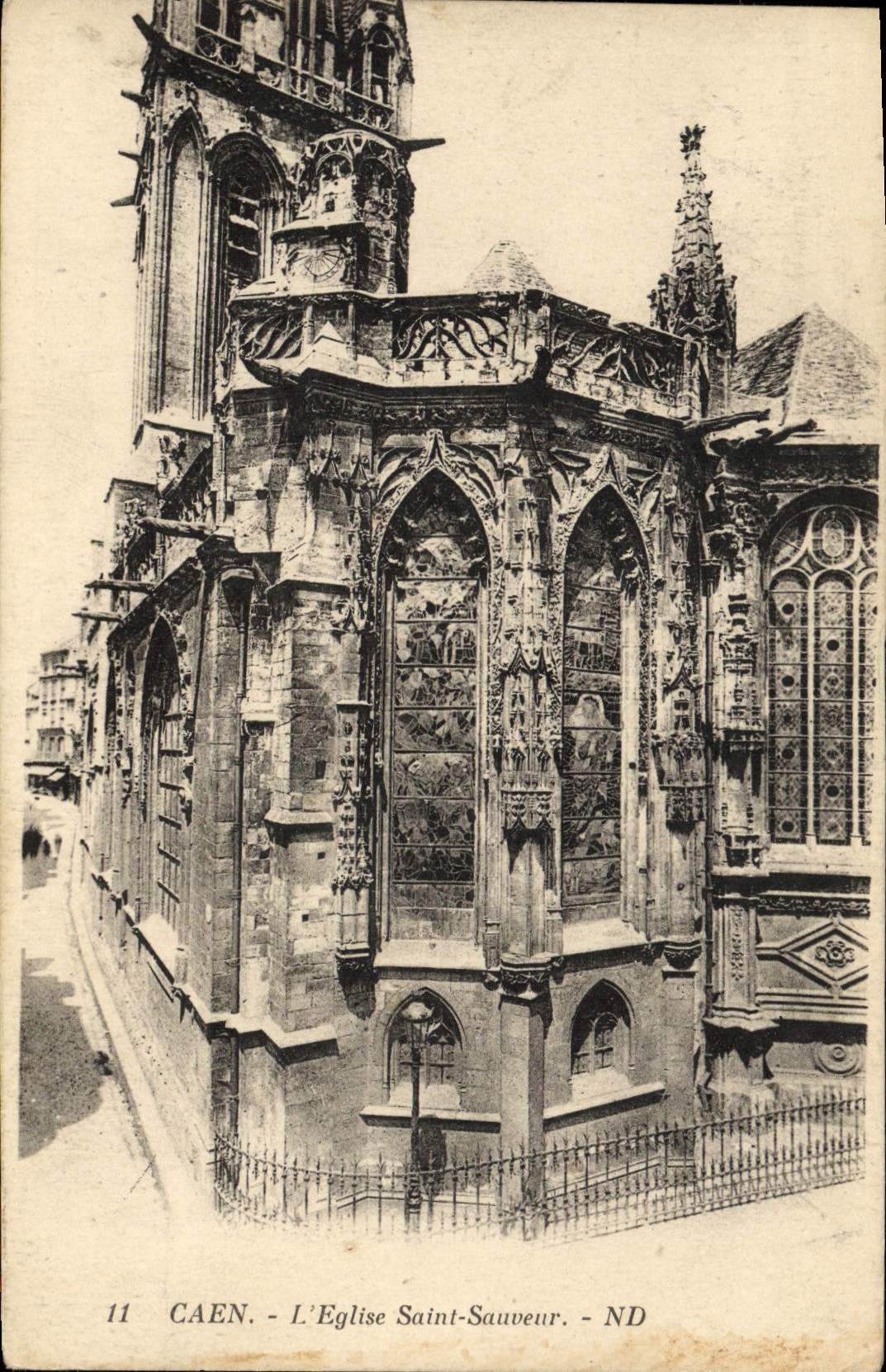 CPA Caen Eglise St Sauveur