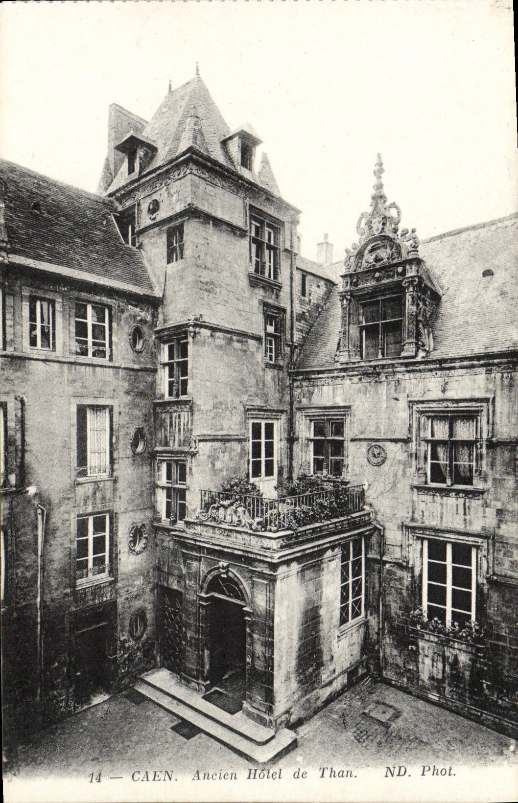 Caen — Ancien Hôtel de Than — ND. Phot. n°14