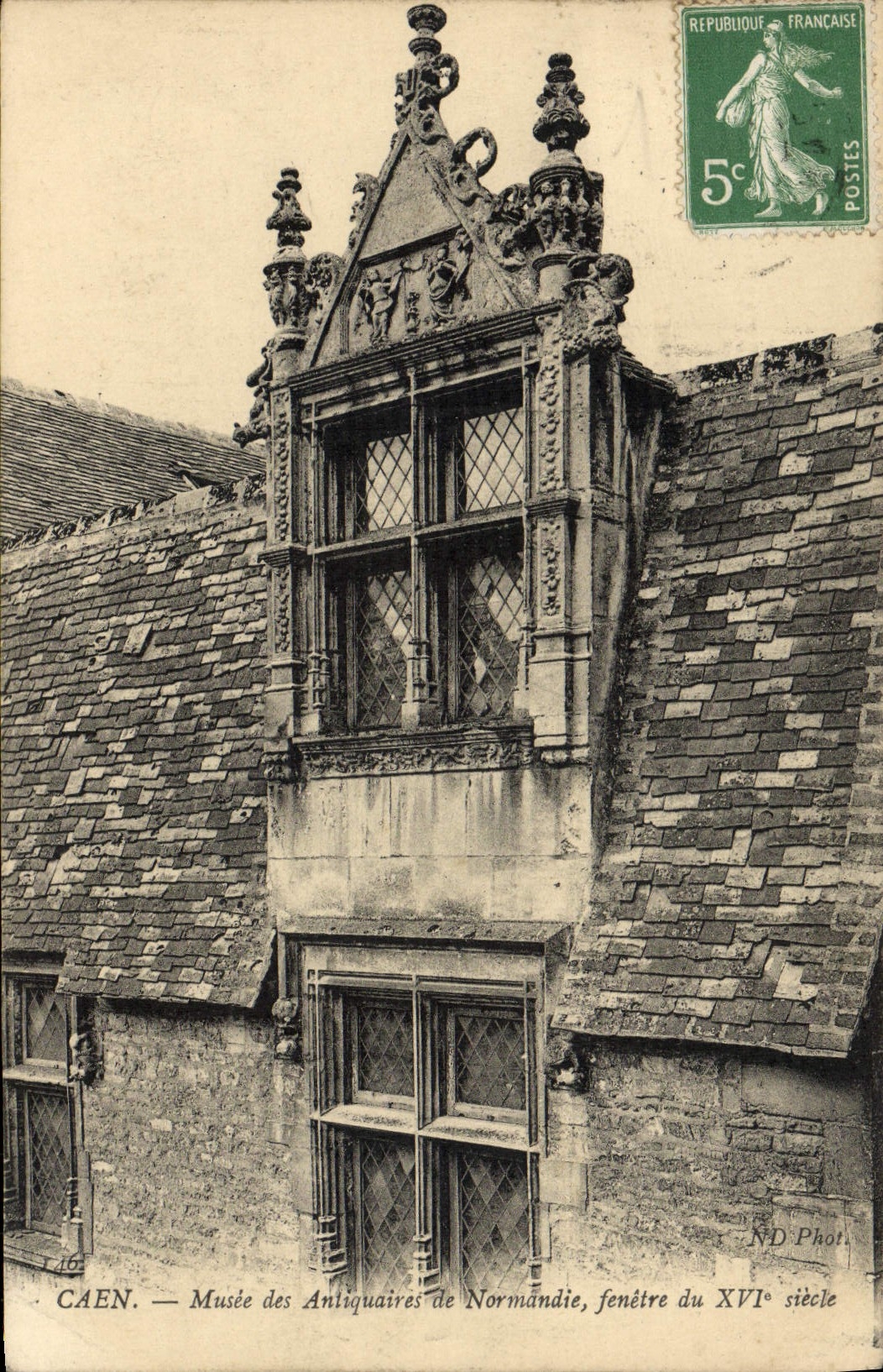 CPA Caen Musee des Antiquaires de Normandie Fenetre