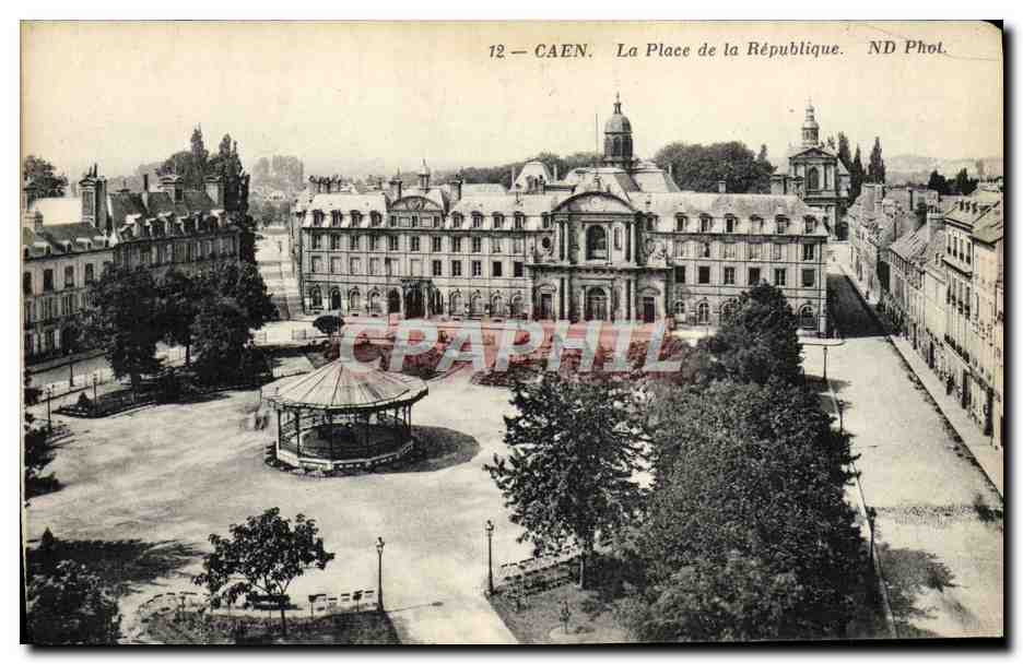 CPA Caen La Place de la Republique