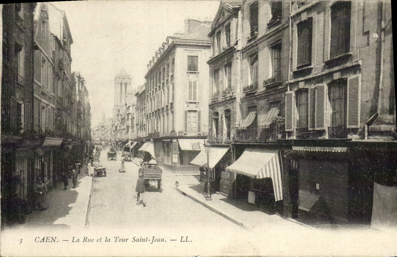 CPA Caen La Rue et la Tour Saint jean