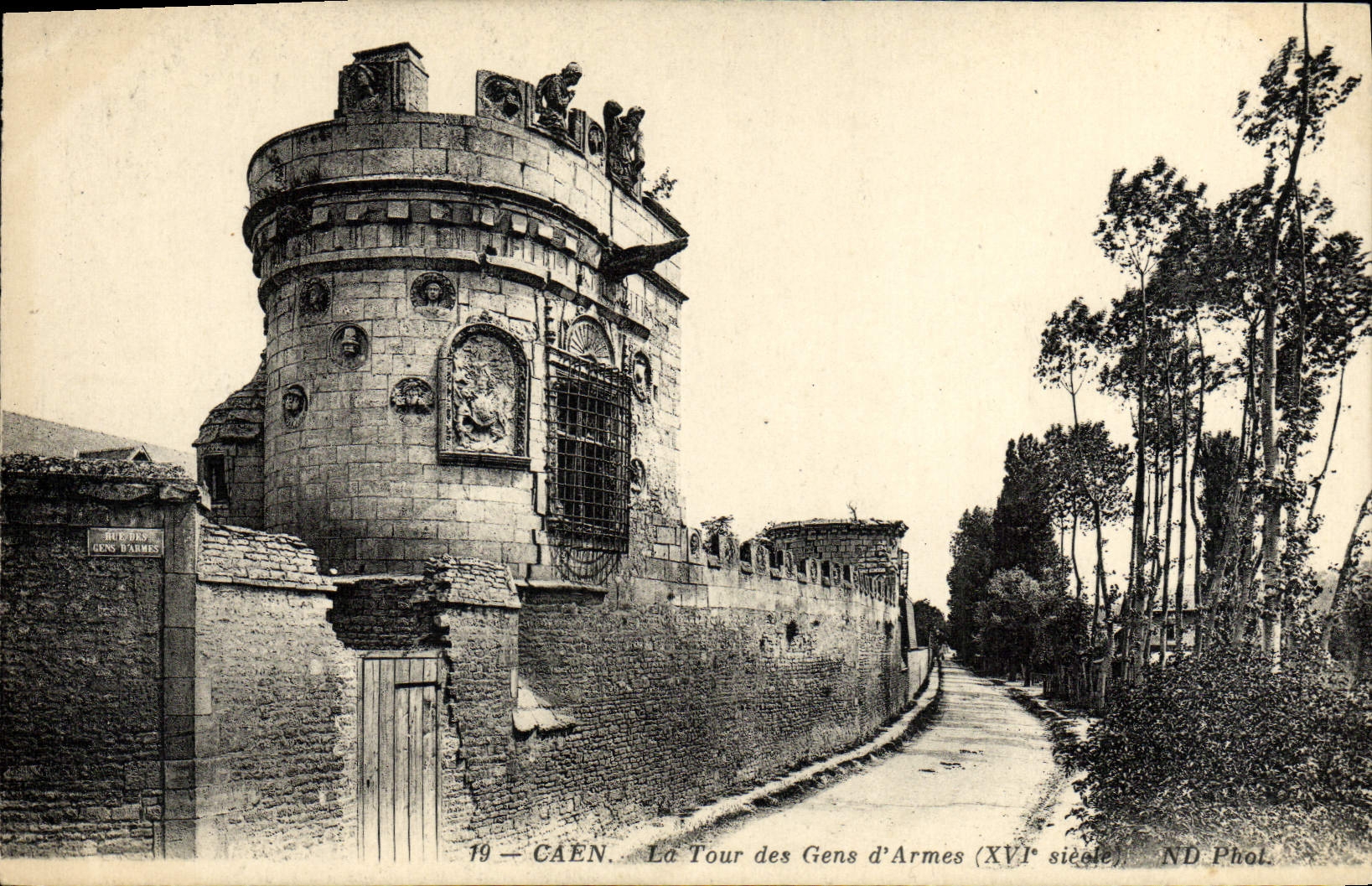Caen — La Tour des Gens d'Armes (XVIe siècle) — ND Phol