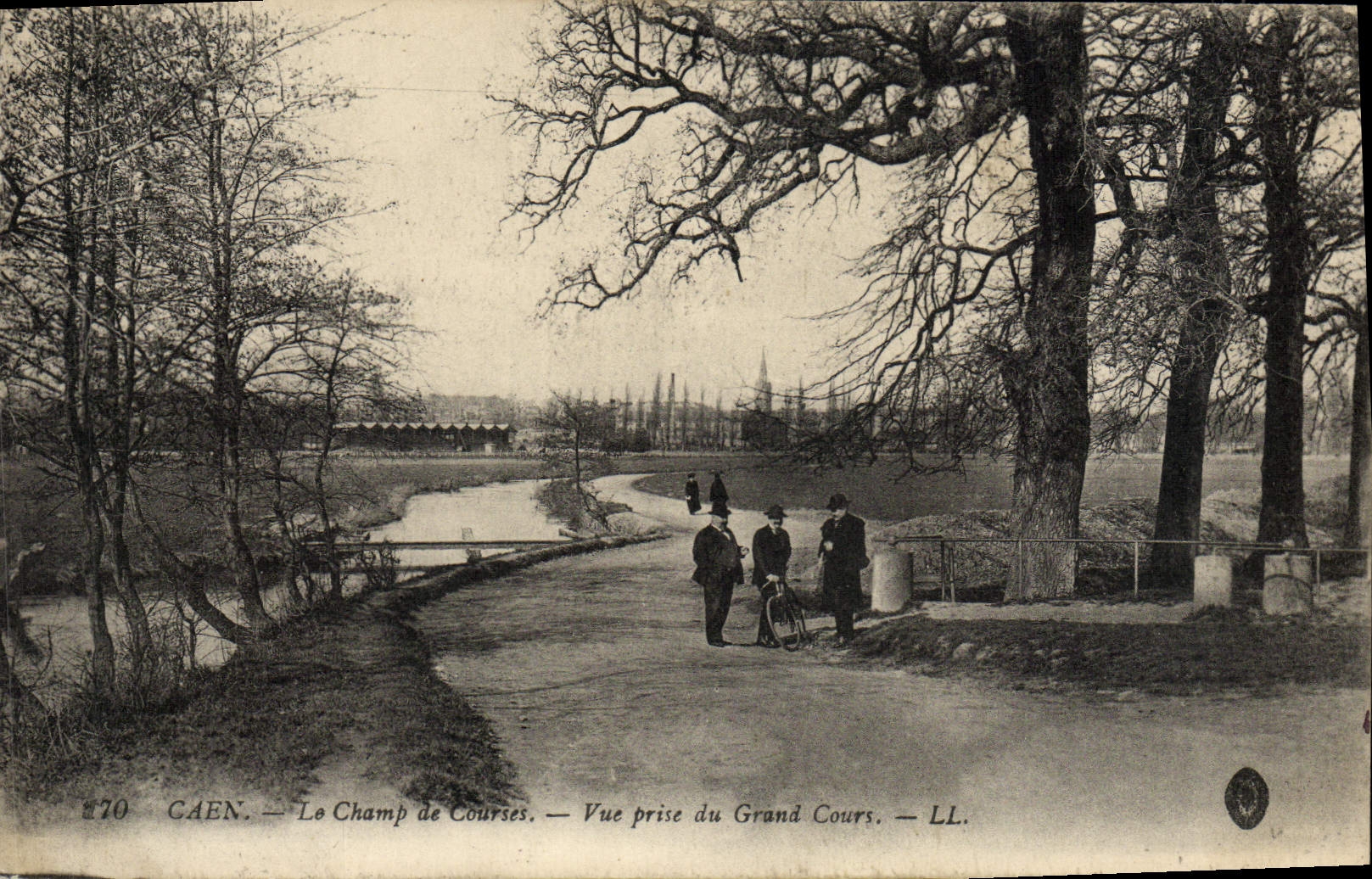 CPA Caen Vue Prise du Grand Cours