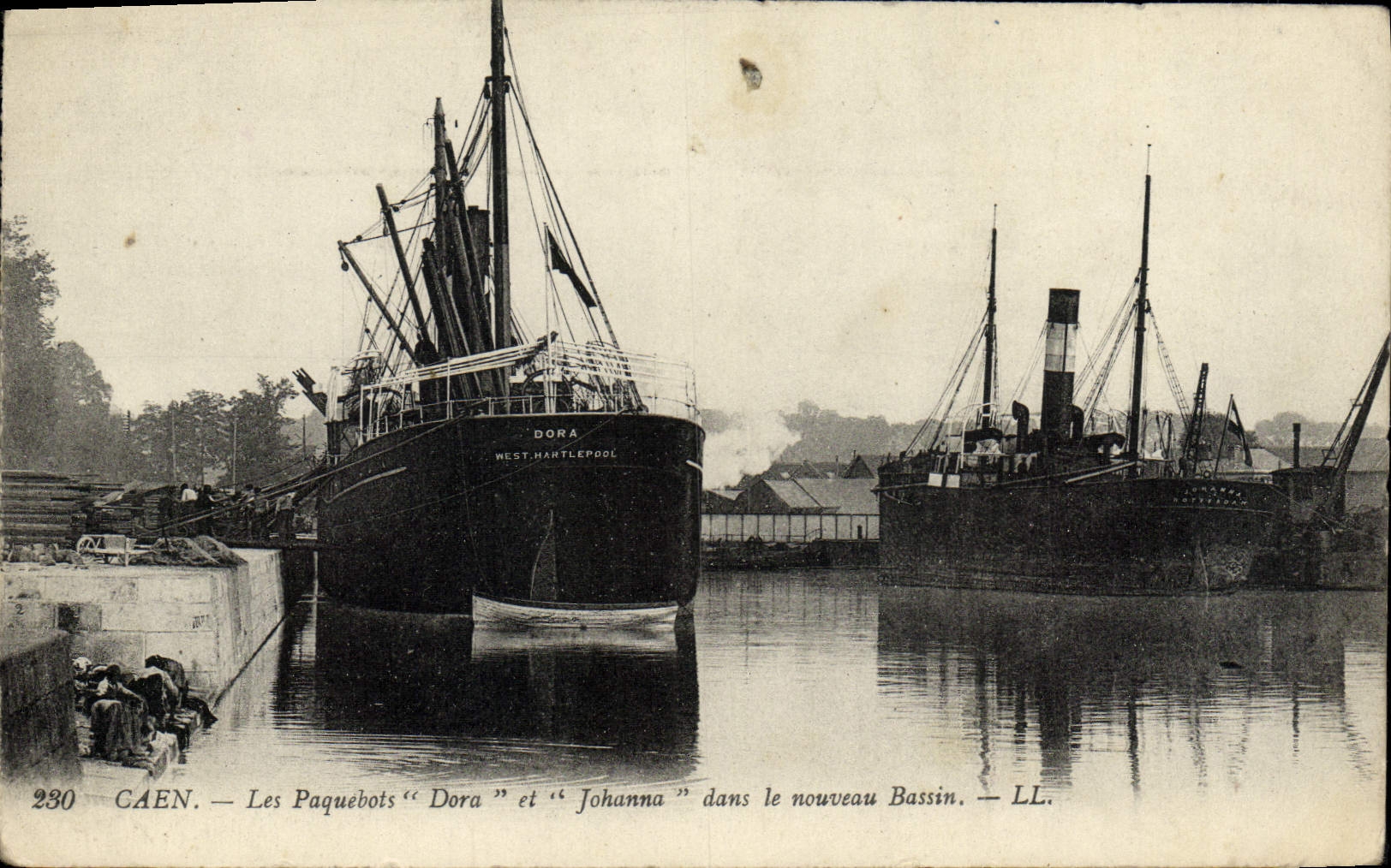 CPA Caen Les paquebots Dora et Johanna dans le nouveau bassin