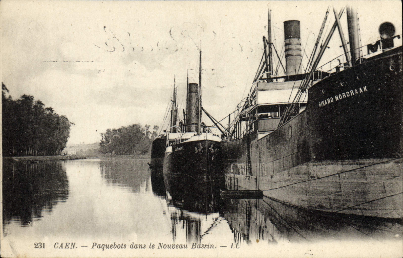 CPA Caen Paquebots dans le nouveau bassin Rikard Nordraak