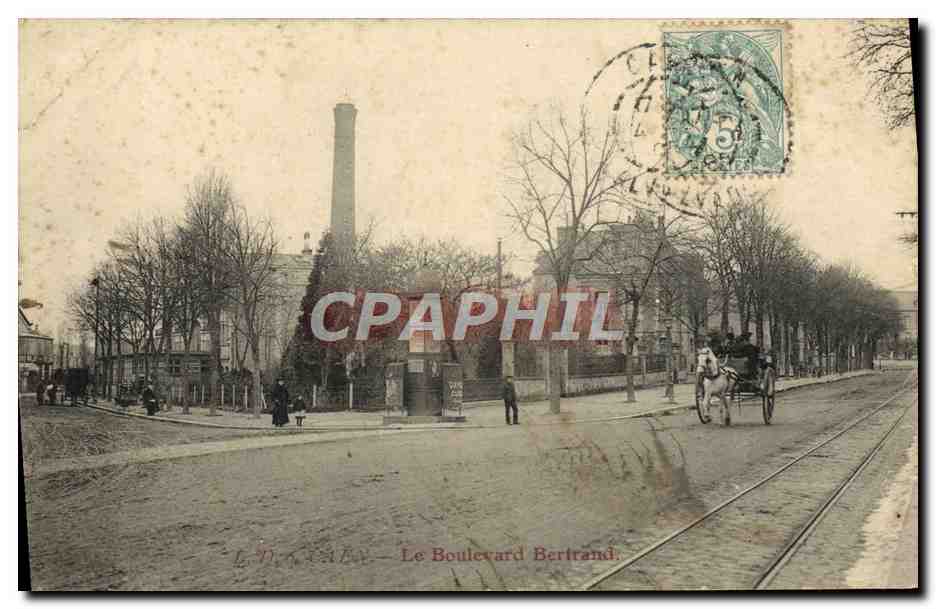 Lyon - Le Boulevard Bertrand — vue avec chemin de fer et calèche — éditeur L. D. KITMAN, n° de série non visible
