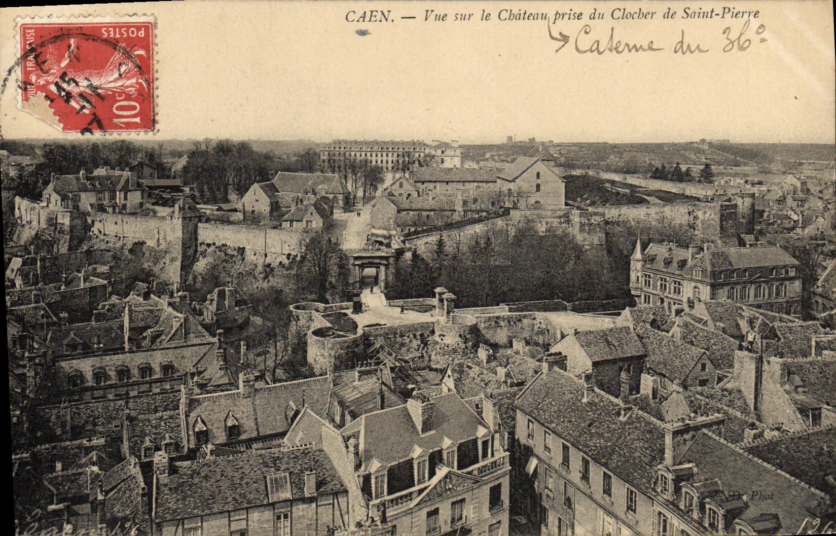 CPA Caen Vue Sur le Chateau Prise Clocher de Saint Pierre