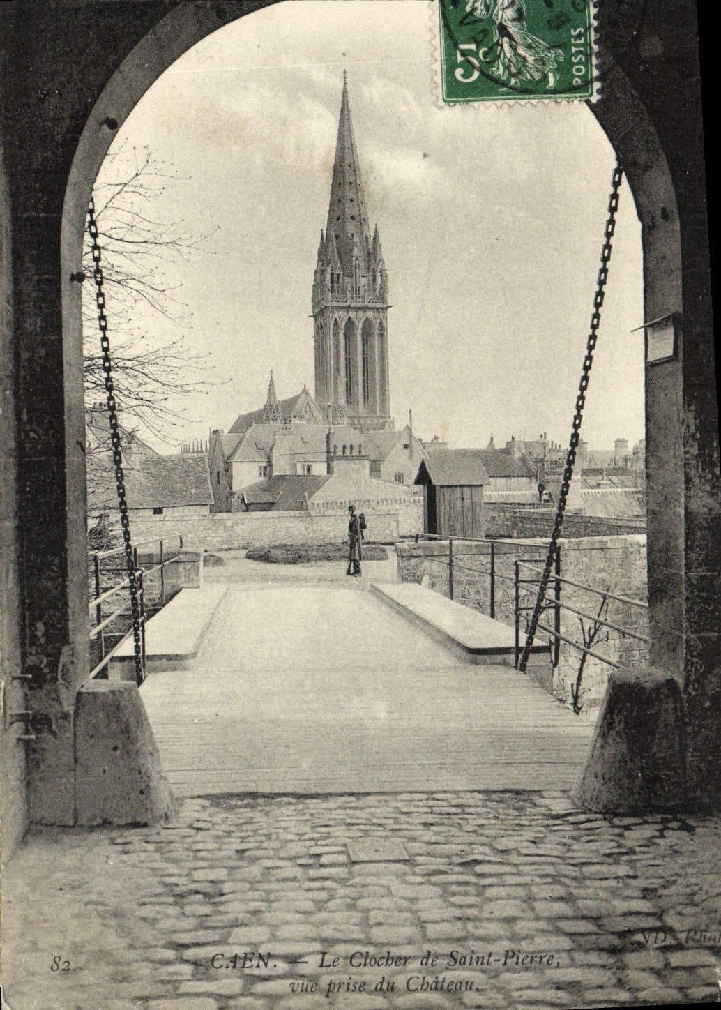 CAEN — Le Clocher de Saint-Pierre, vue prise du Château — ND. Phot. n°82