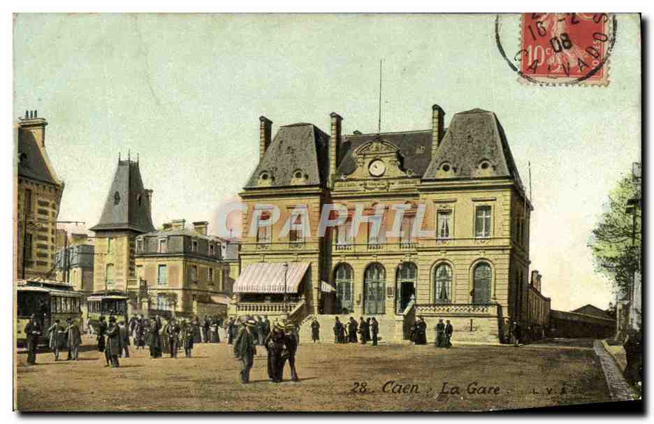 Caen - La Gare — vue de la gare avec tramway — éditeur L.V.R. n°28
