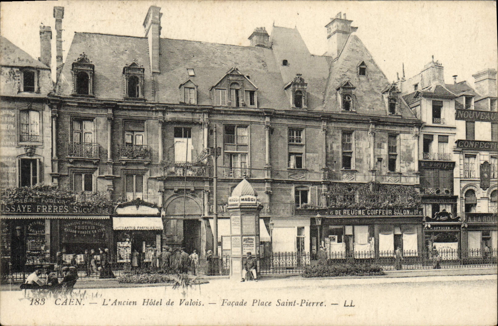 CPA Caen L'Ancien Hotel de Valois Facade Place Saint Pierre Maggi Coiffeur 
