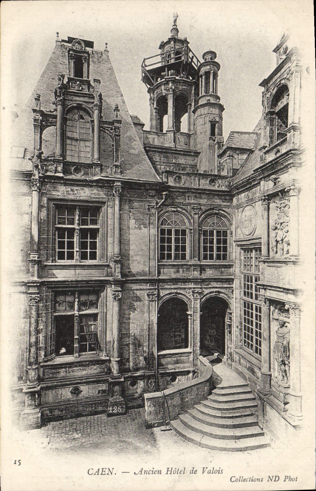 CAEN — Ancien Hôtel de Valois — Collections ND Phot