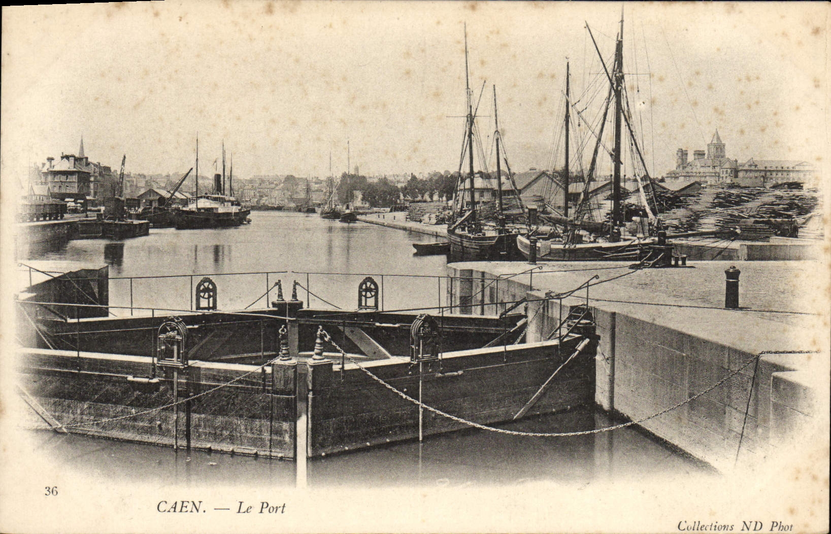 CAEN — Le Port — Collections ND Phot, n° 36