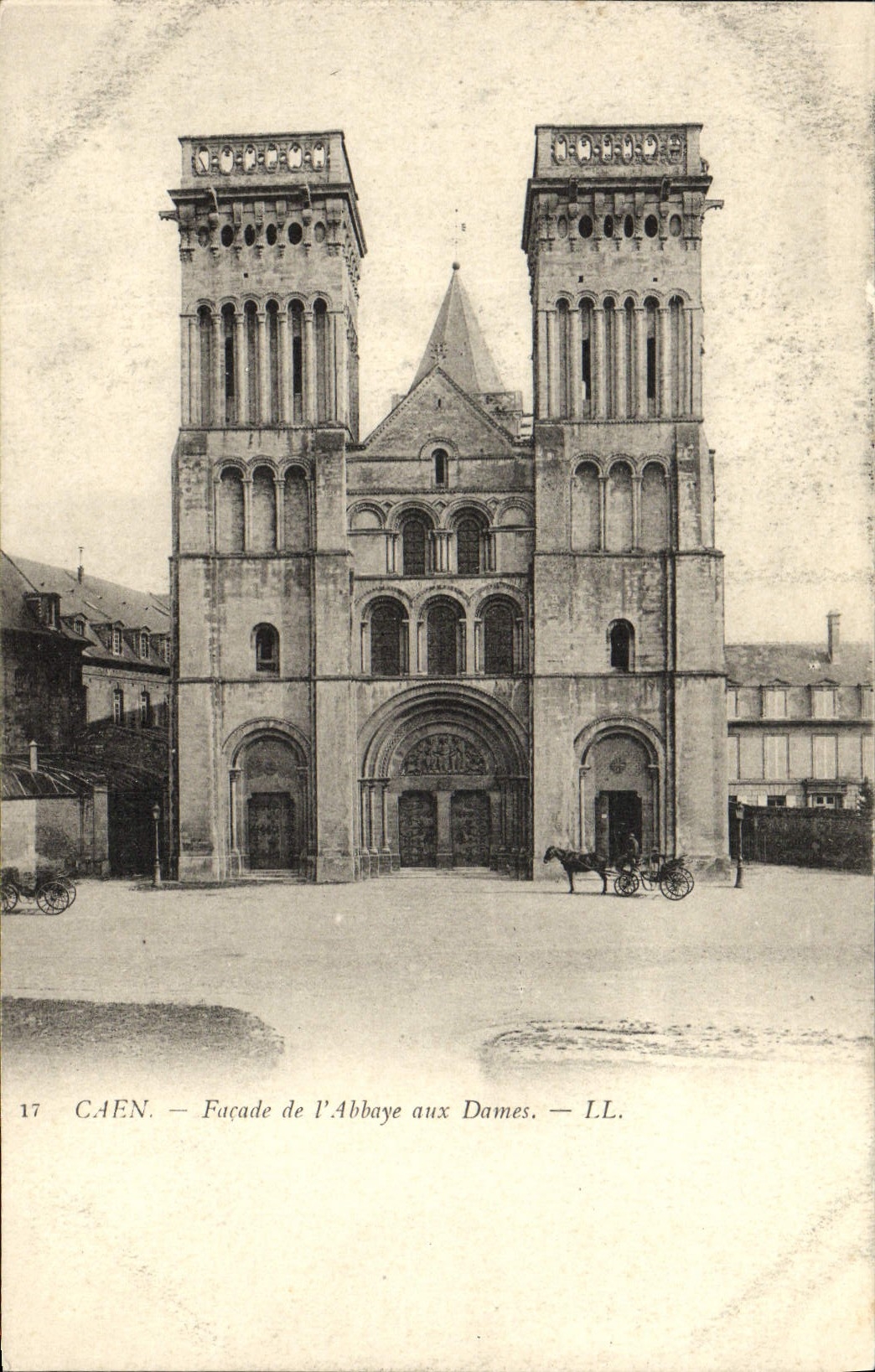 CPA Caen Facade de l'Abbaye aux Dames