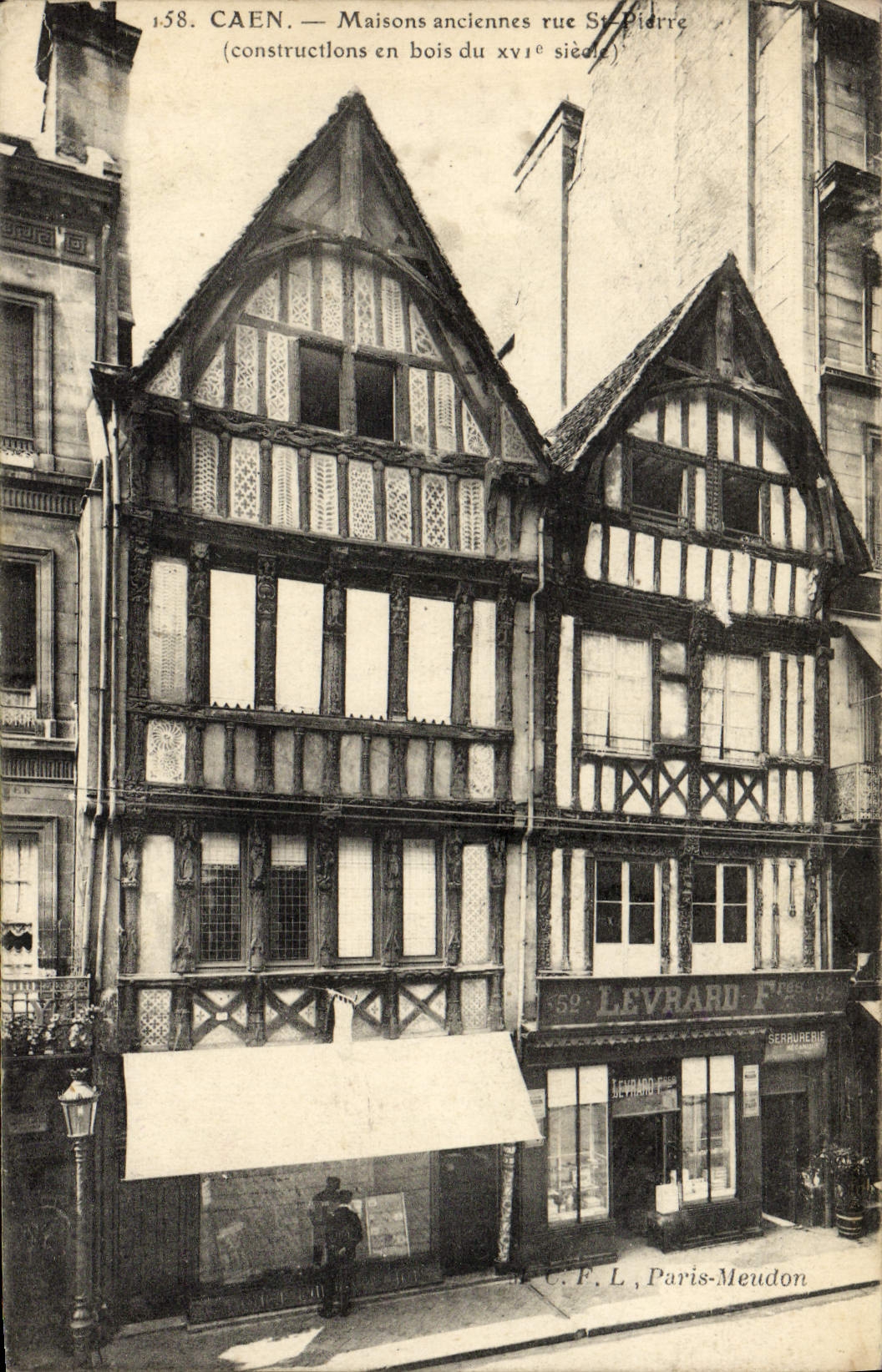 CPA Caen Maisons anciennes rue St Pierre Levrard