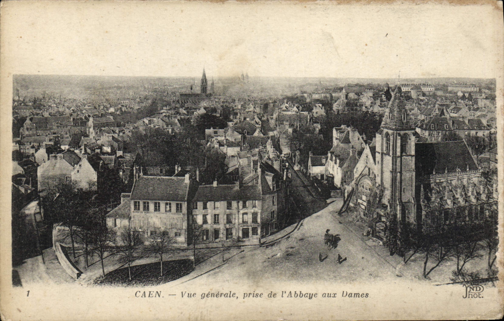 CAEN — Vue générale, prise de l'Abbaye aux Dames — ND Phot.