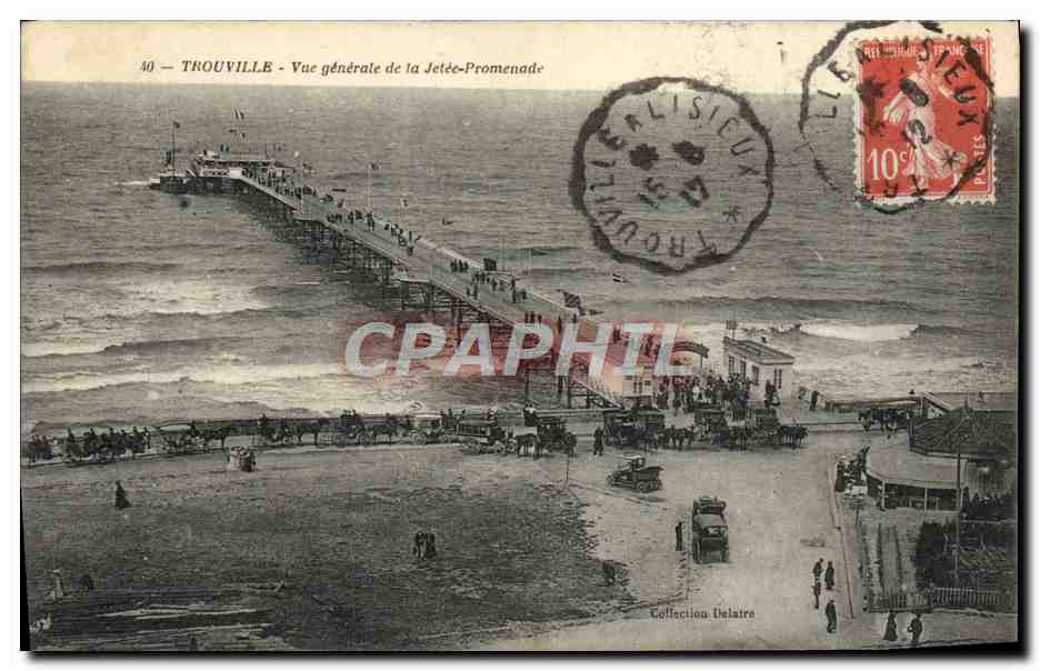 CPA Trouville Vue Generale de la Jetee Promenade