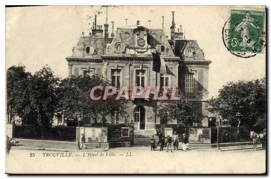CPA Trouville L'Hotel de Ville 