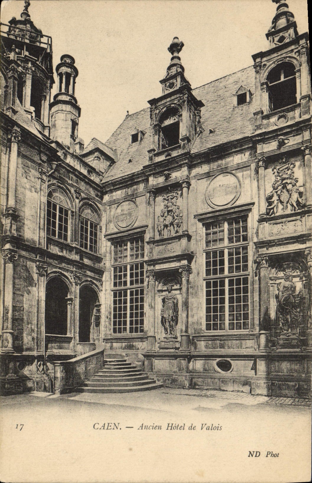 CAEN — Ancien Hôtel de Valois — ND Phot, n°17