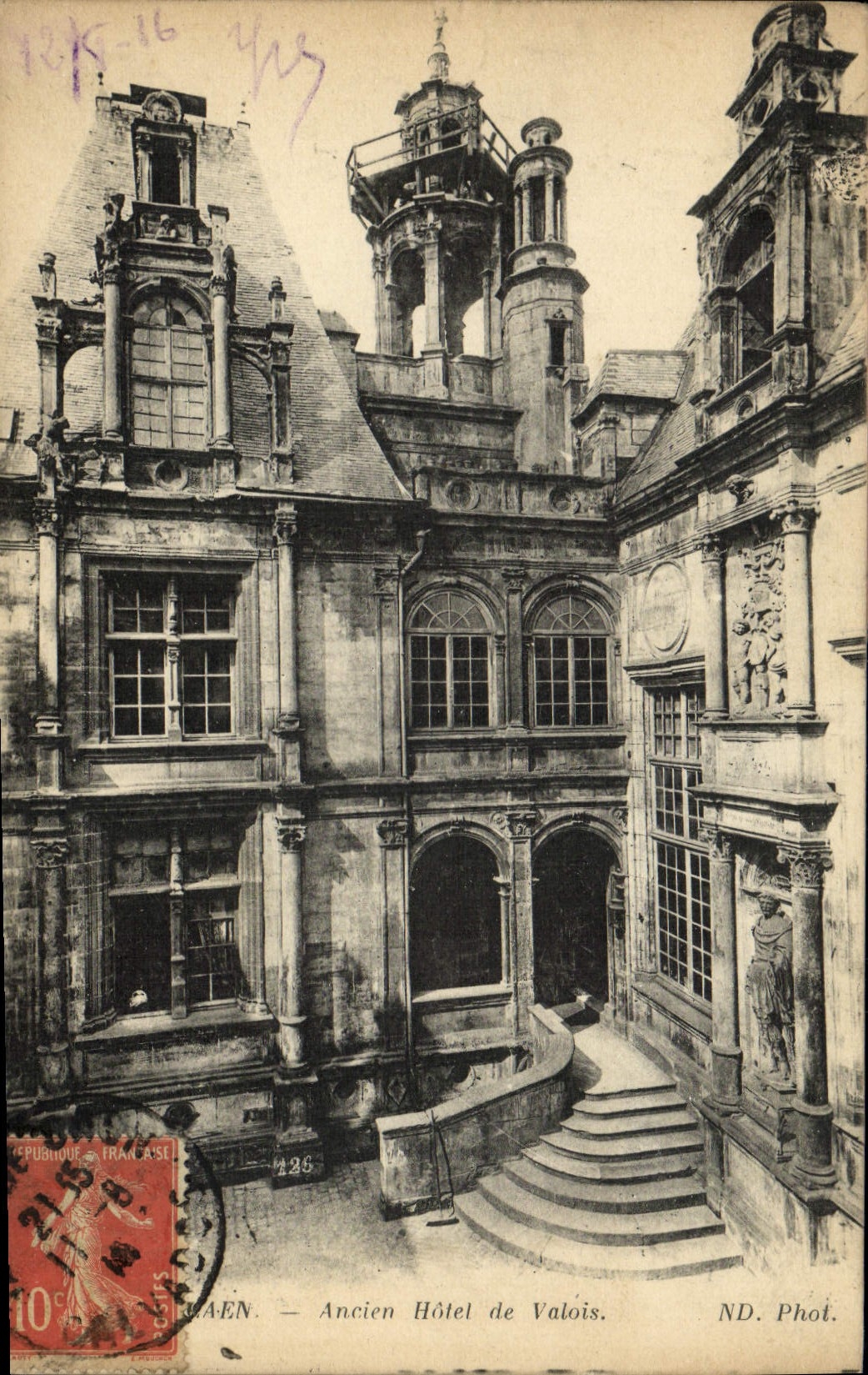 Sens — Ancien Hôtel de Valois — ND. Phot.