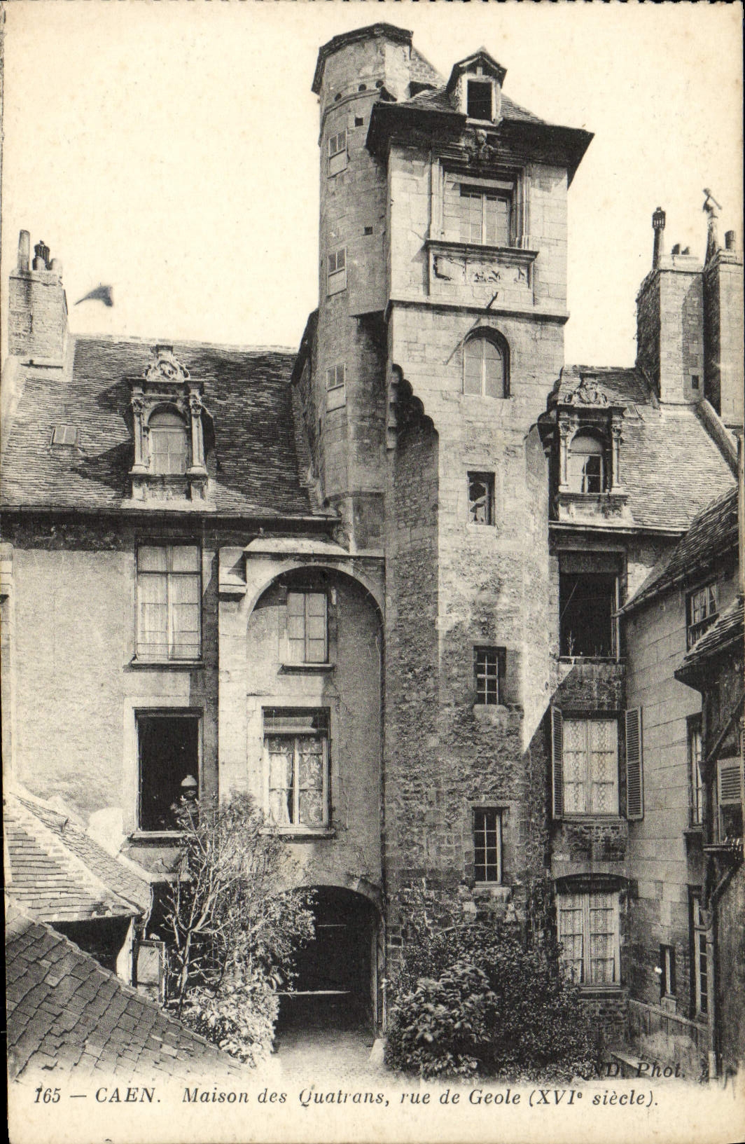 Caen — Maison des Quatrans, rue de Geôle (XVIe siècle) — Di Phot.