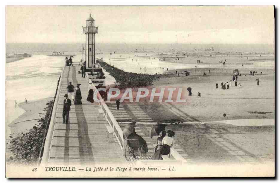CPA Trouville La jetee et la plage a maree basse