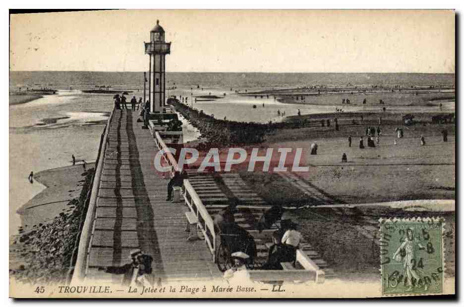 CPA Trouville La jetee et la plage a maree basse