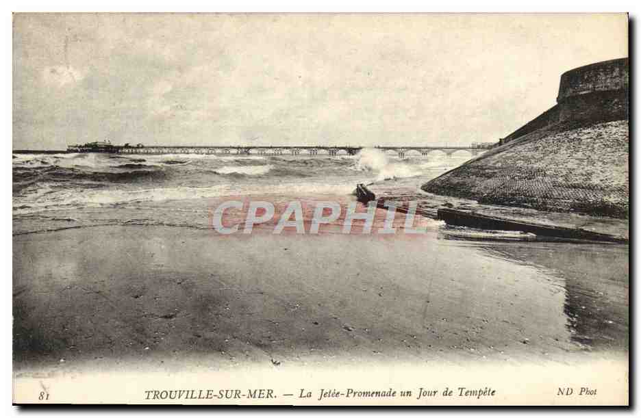 Trouville-sur-Mer — La Jetée-Promenade un Jour de Tempête — ND Phot