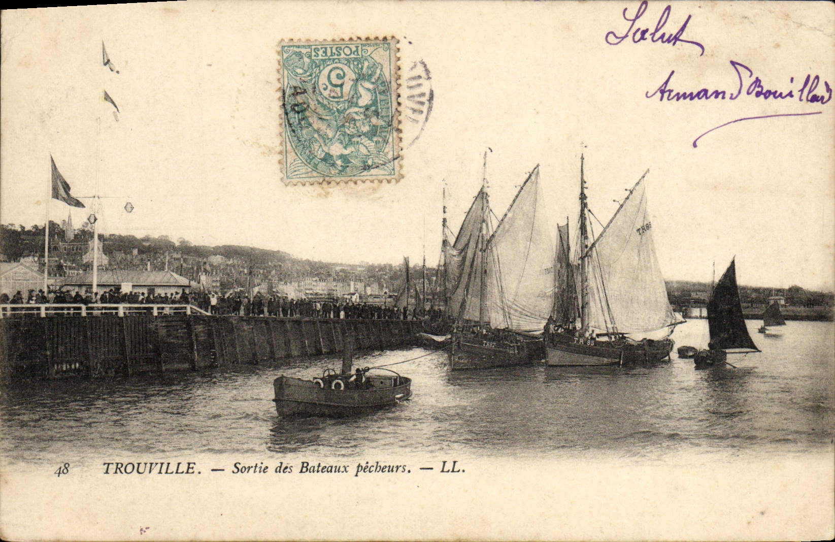 CPA Trouville sortie des bateaux pecheurs Bateaux