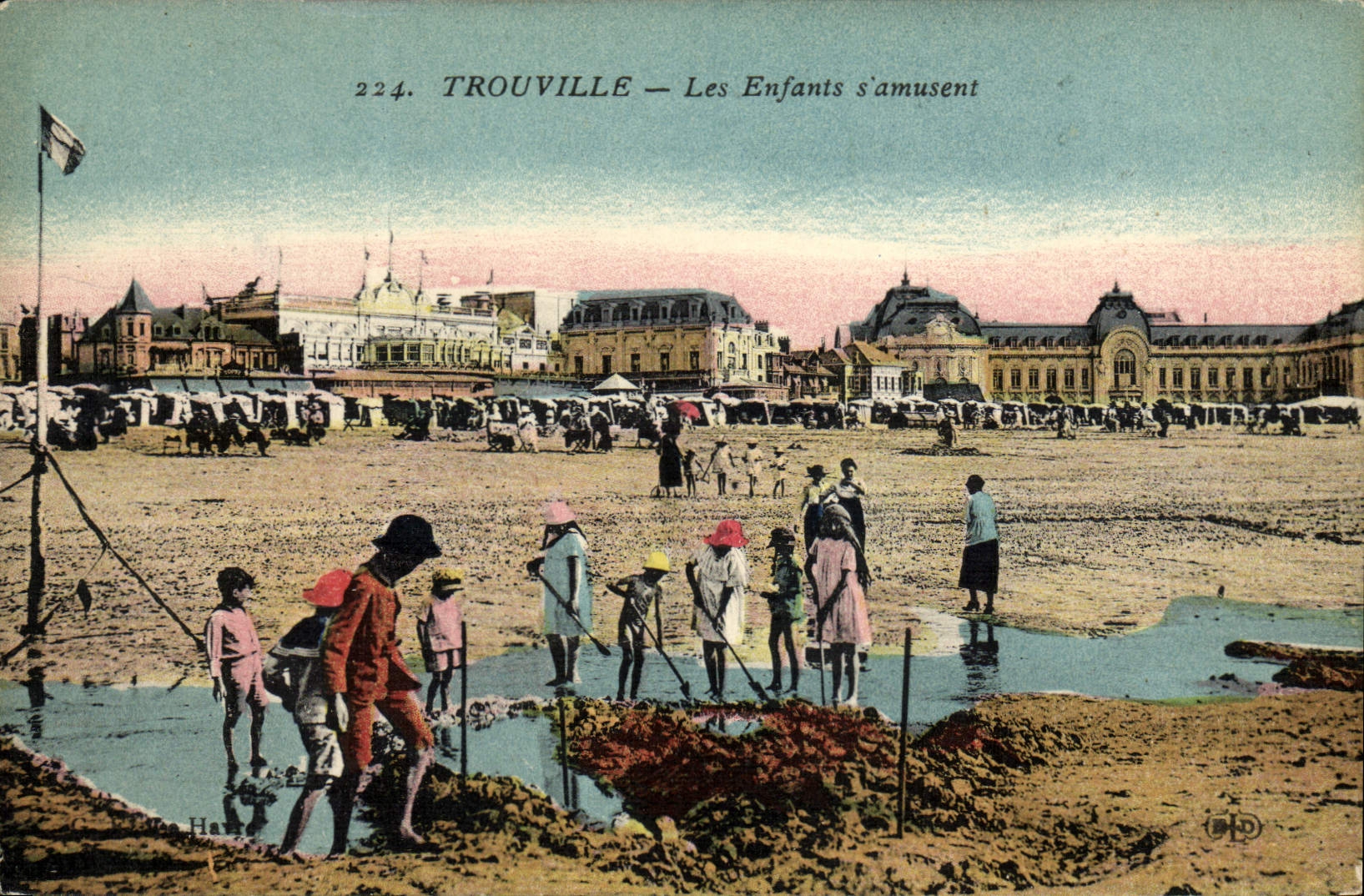 Trouville — Les Enfants s'amusent — CPAPHIL