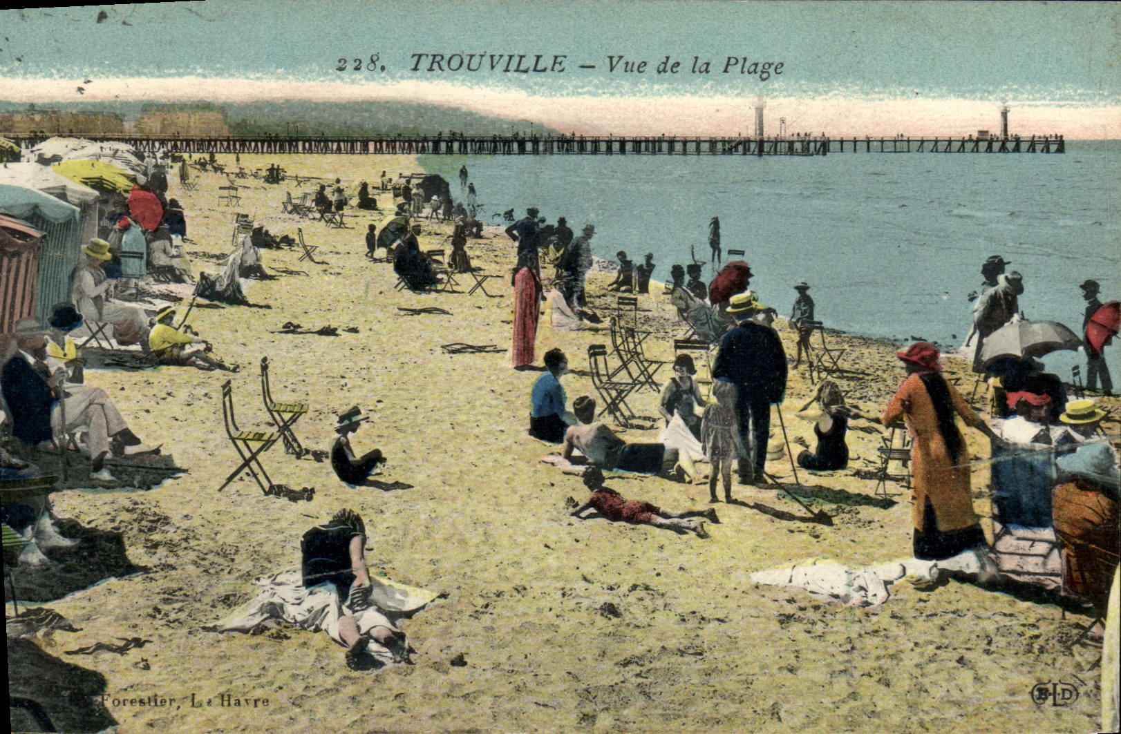 CPA Trouville Vue de la plage