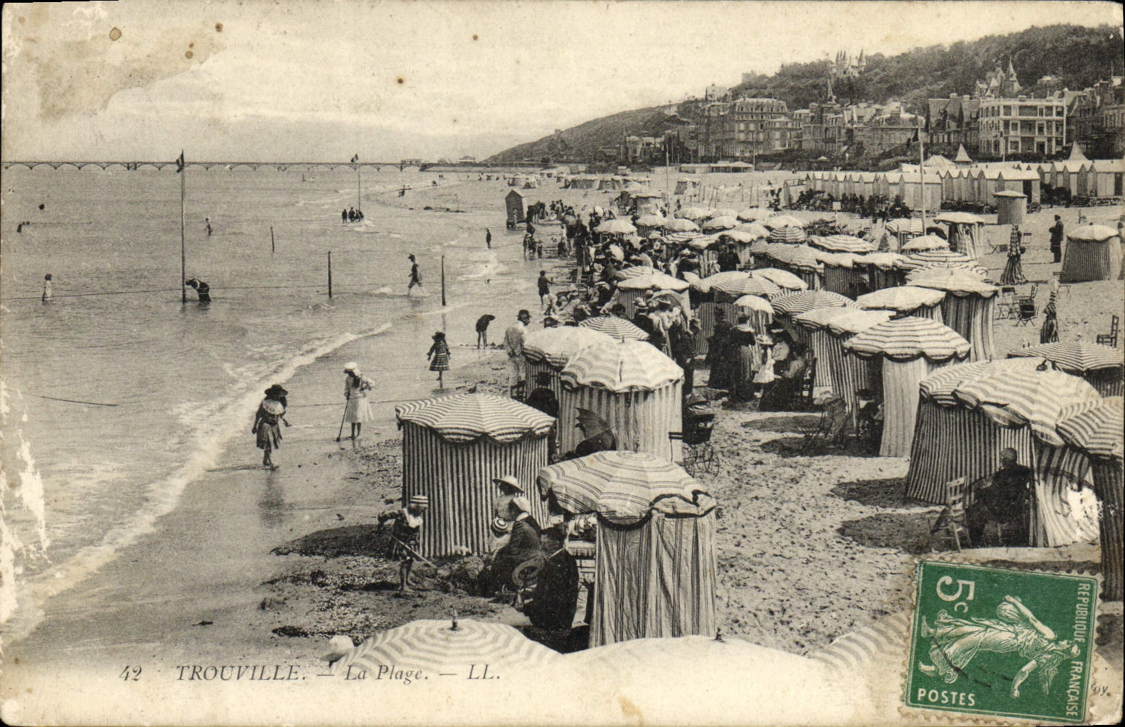 Trouville — La Plage — LL.