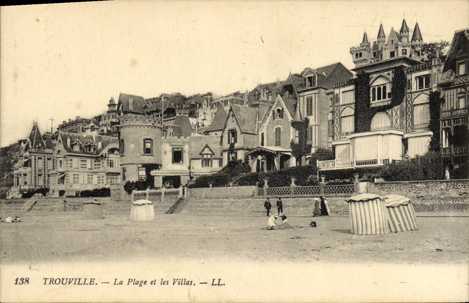 CPA Trouville La plage et les villas