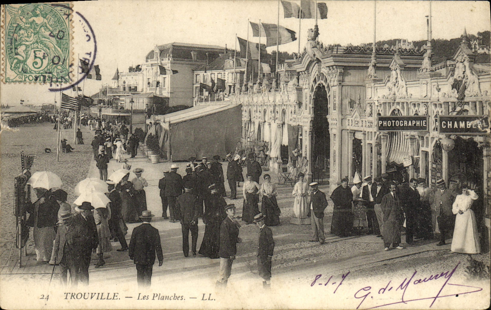 CPA Trouville Les planches