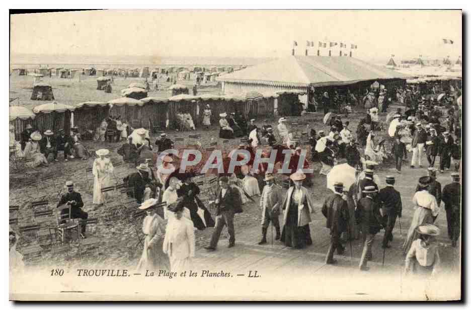 CPA Trouville La plage et les planches