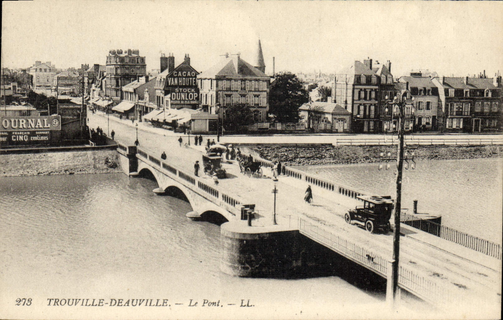 CPA Trouville Deauville le pont Publicite Cacao Van Houten Dunlop 