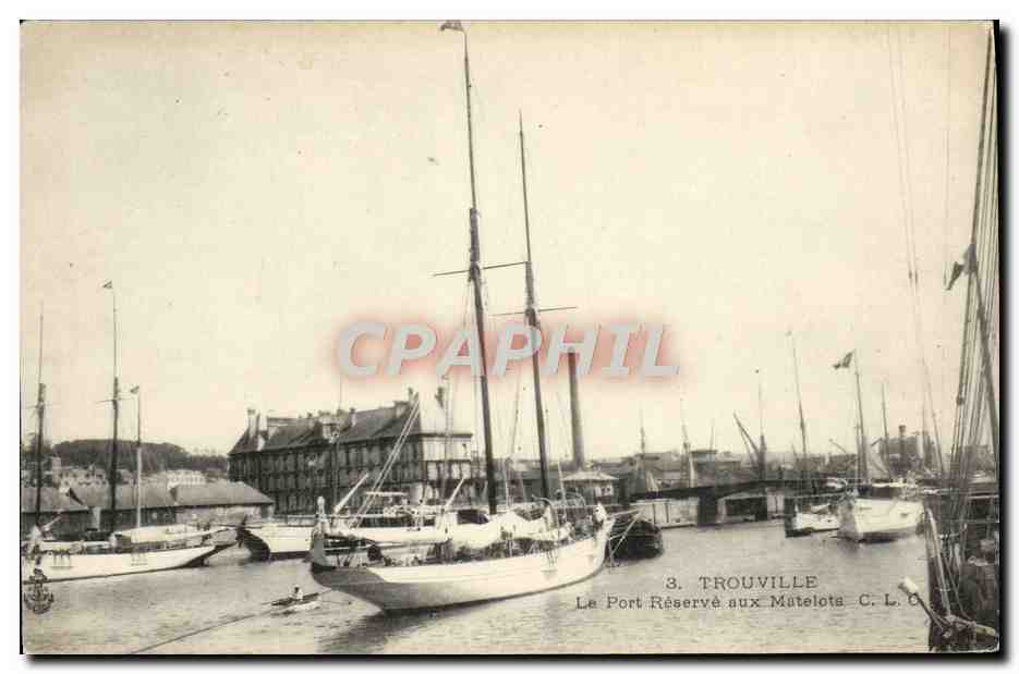 CPA Trouville Le port reserve aux matelots Bateaux