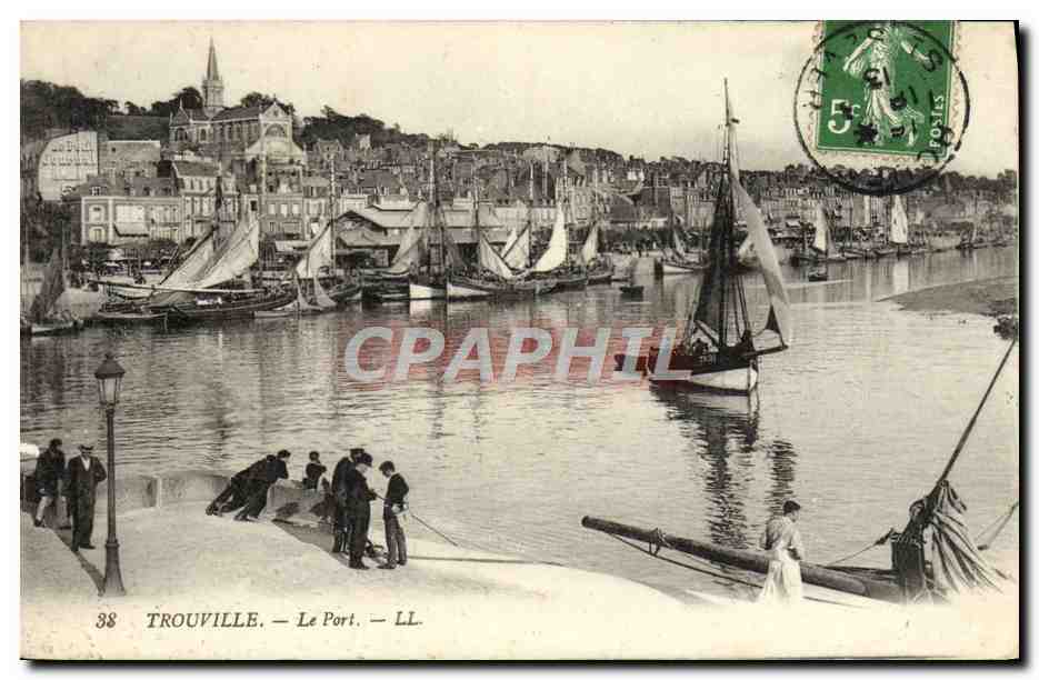 CPA Trouville Le port Bateaux