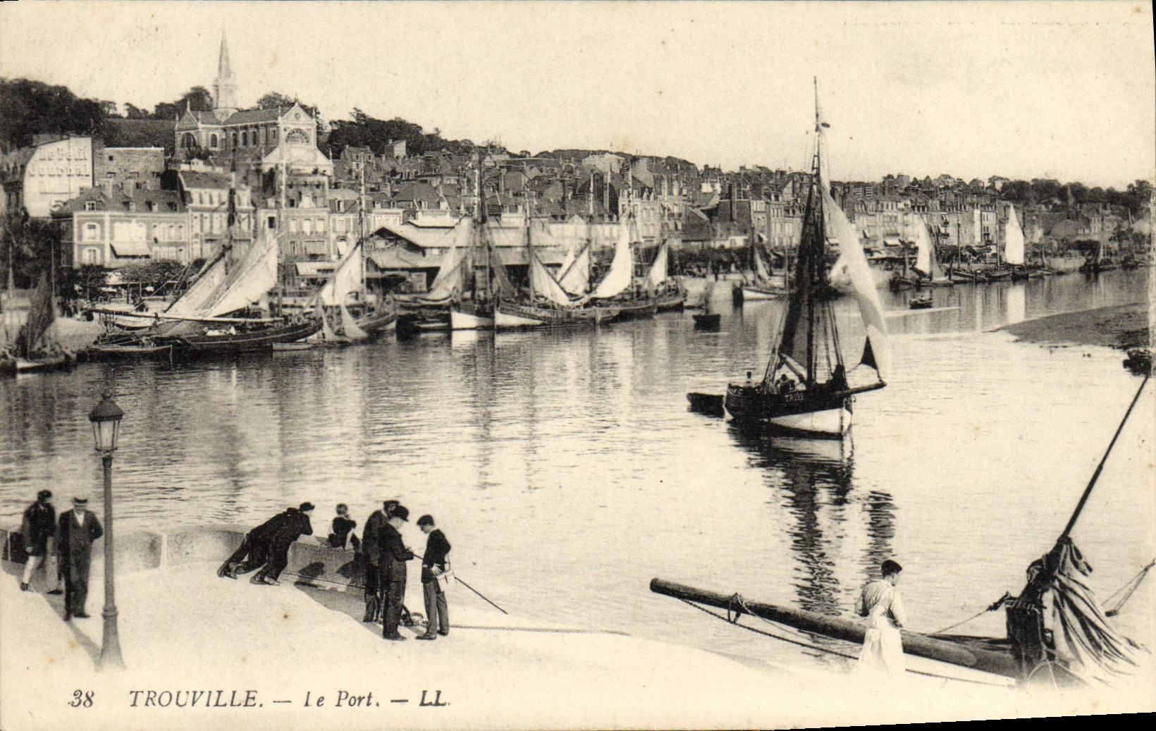 Trouville — Le Port — LL