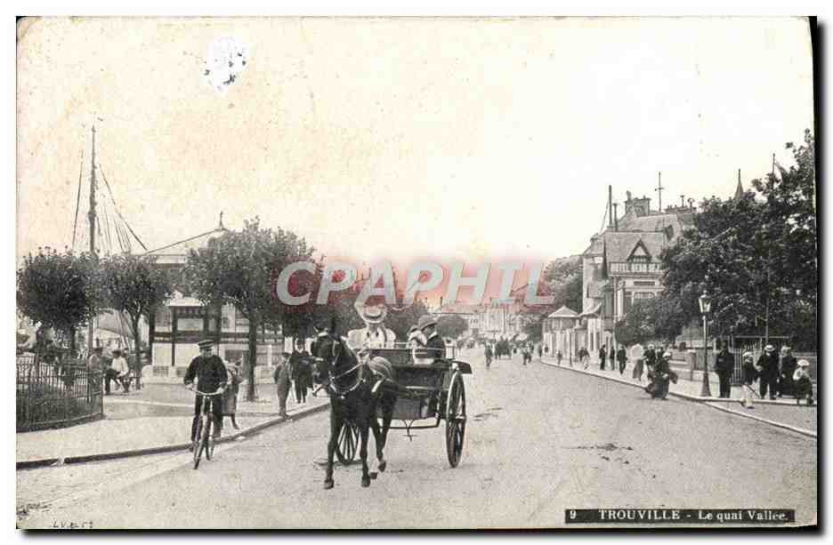 CPA Trouville Le quai vallee
