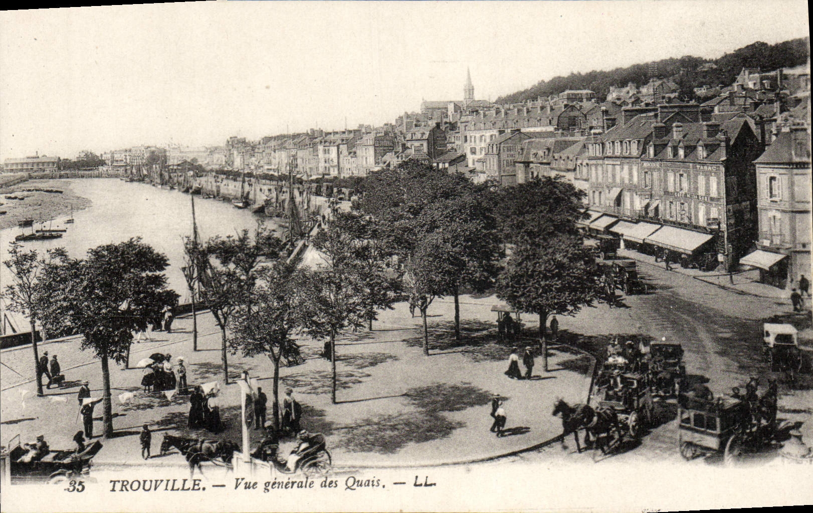 CPA Trouville Vue generale des quais