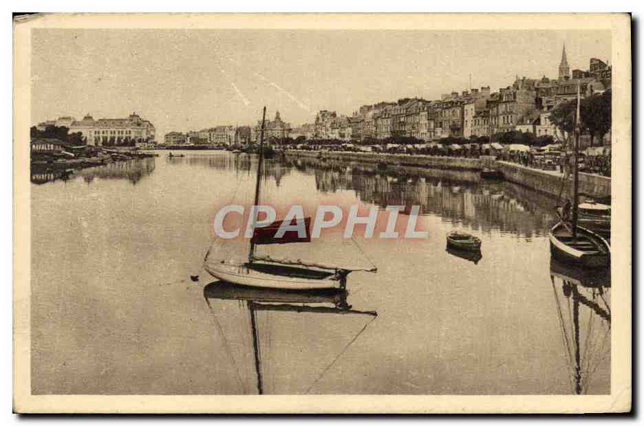CPA Trouville la reine des plages la Touques et les quais