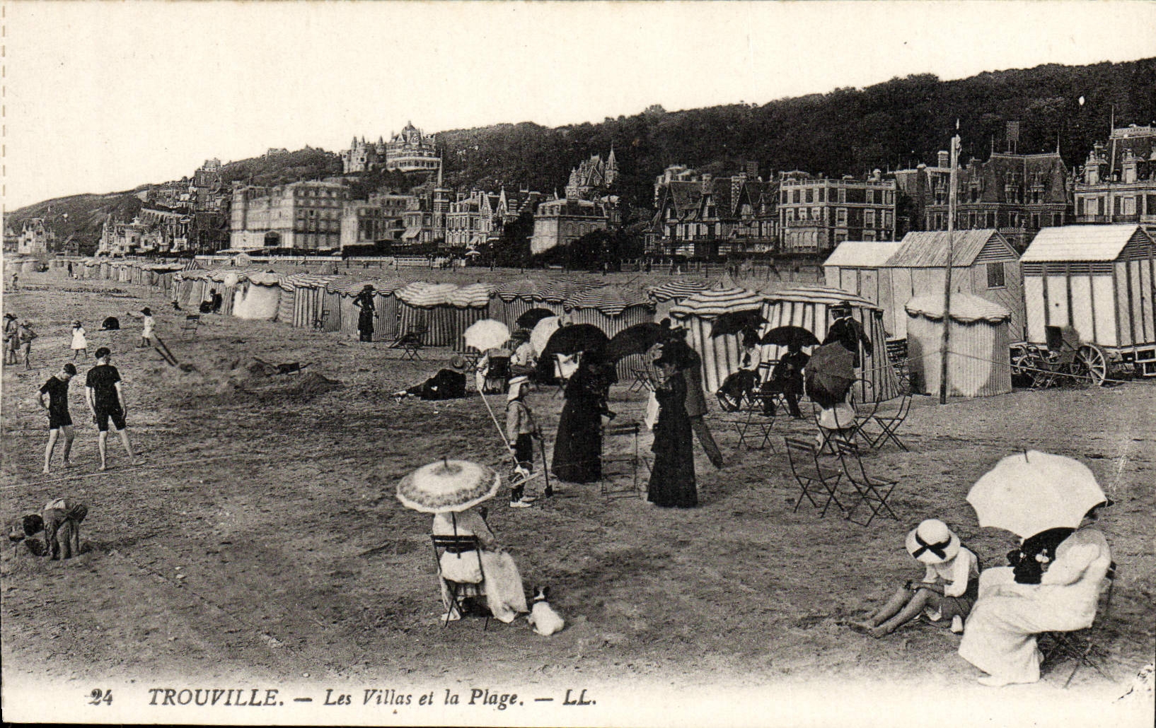 CPA Trouville Les villas et la plage